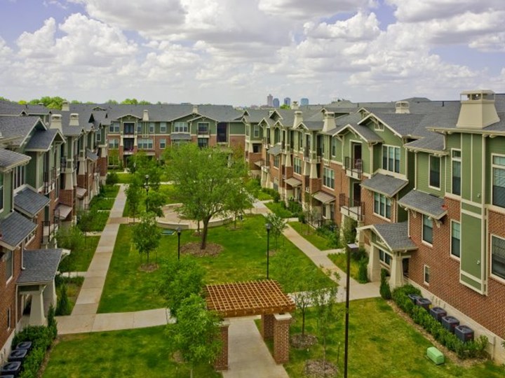 Berkeley Fort Worth 1285+ for 1, 2 & 3 Bed Apts