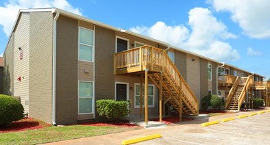 Life at Forest View Apartments Clute Texas