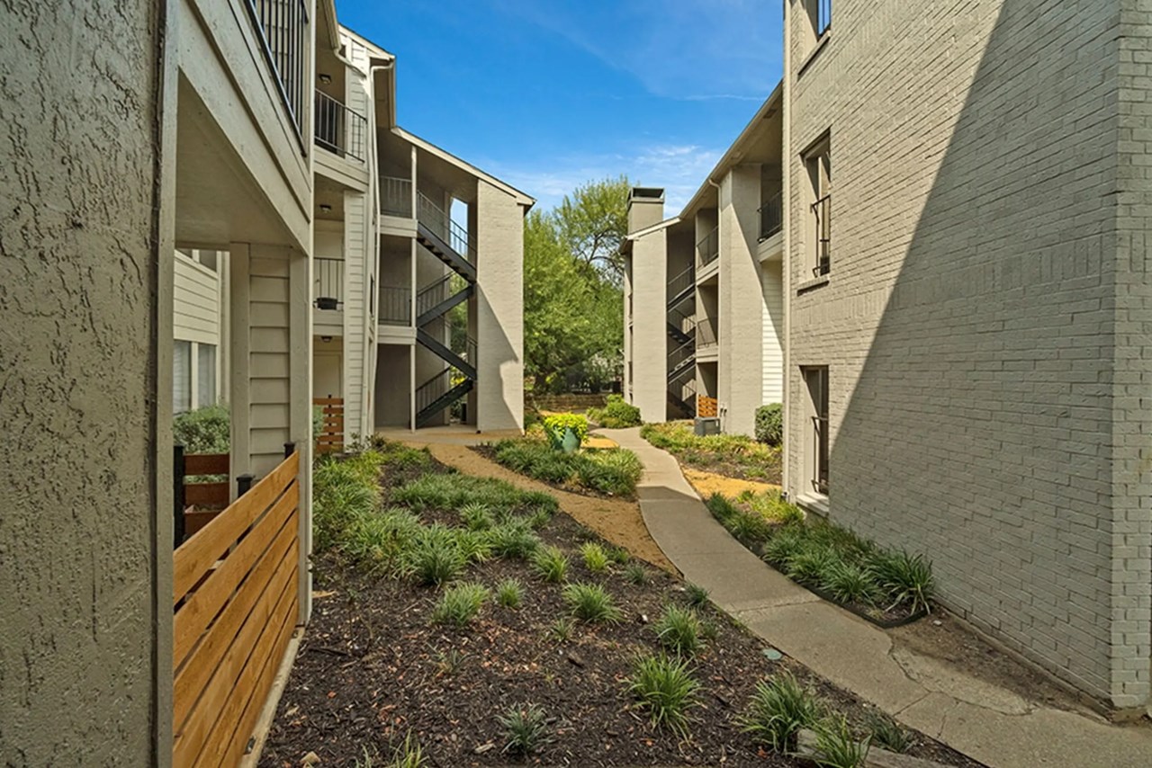 Edison - Dallas, TX - Photo 1 of 21