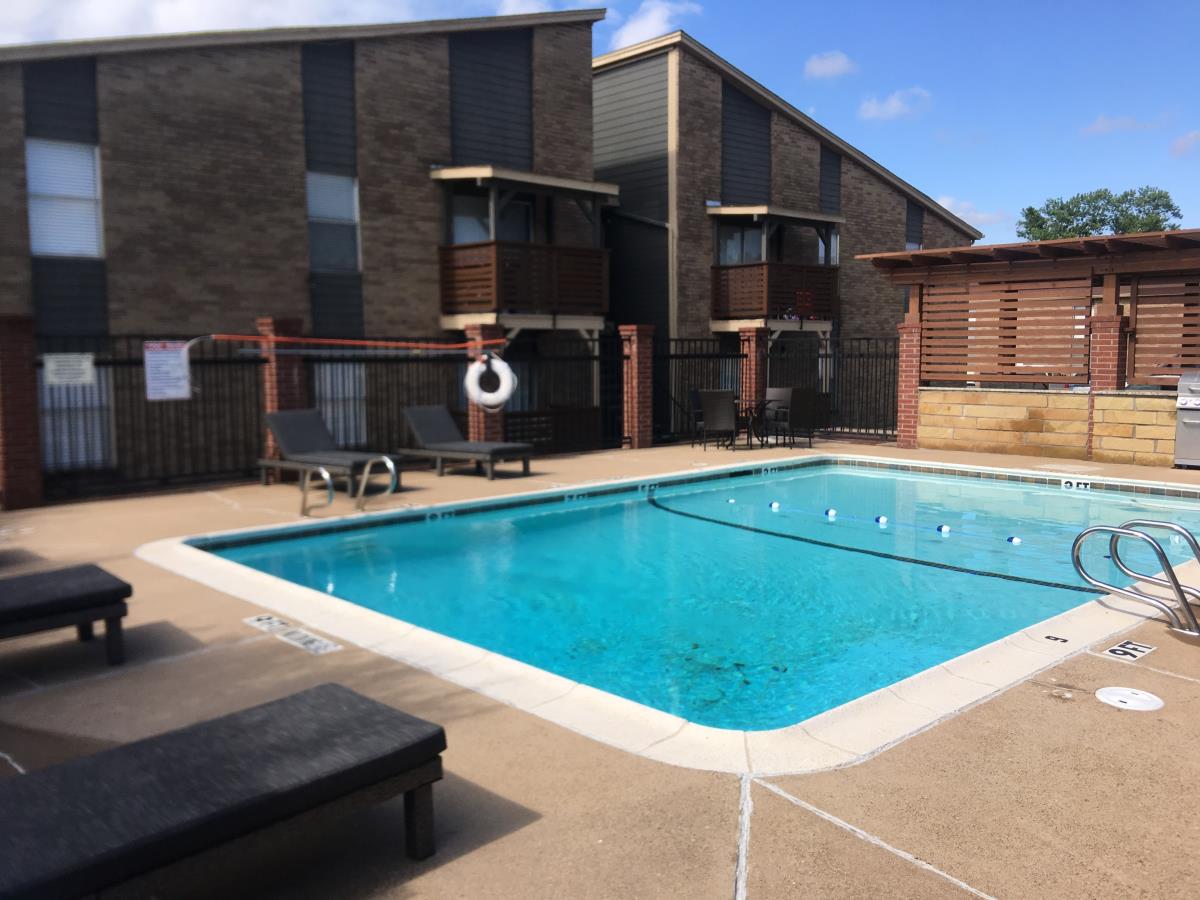 Oakwood - Pool - Photo 7 of 17