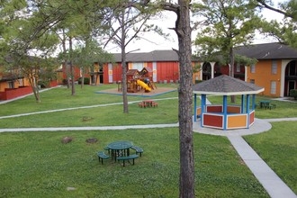 Pines at Leonora Park - Courtyard - Photo 4 of 17