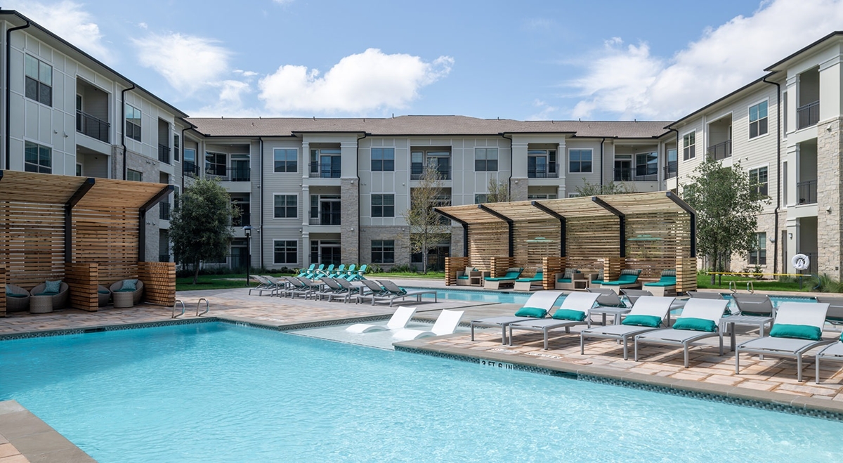 Sterling at Oak Hills San Antonio 1210+ for 1 & 2 Beds