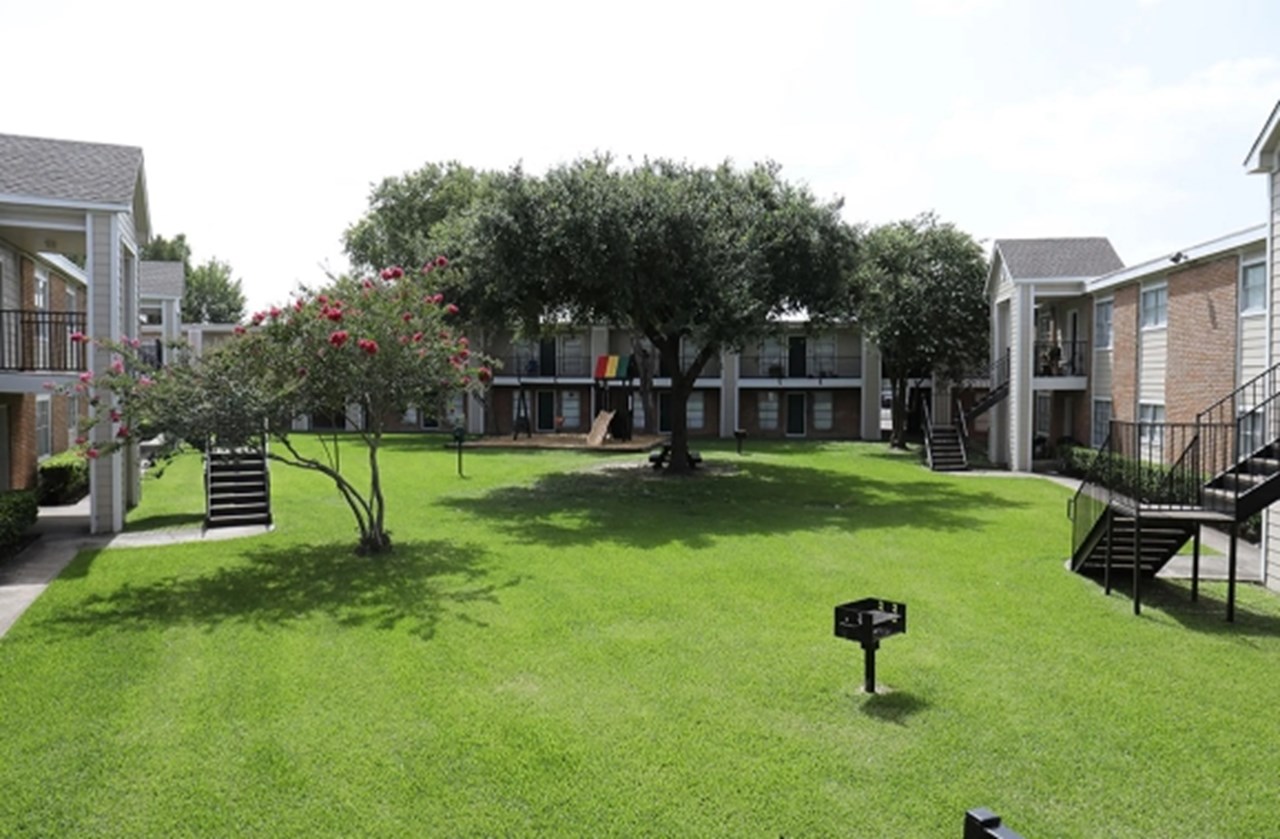 Palm Bluff - Pasadena, TX - Photo 1 of 7