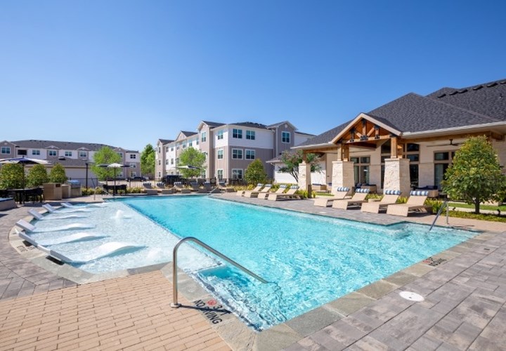 August Friendswood Apartments 1440+ for 1 & 2 Bed Apts