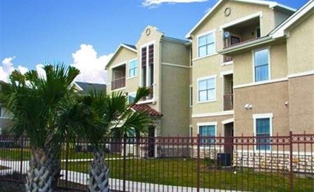 Rosemont at Bethel Place Apartments