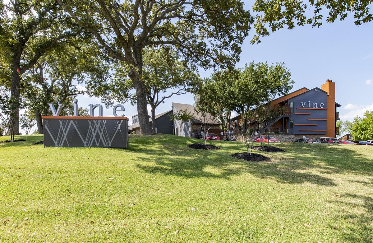 Vine Apartments Arlington 1121+ for 1 & 2 Bed Apts