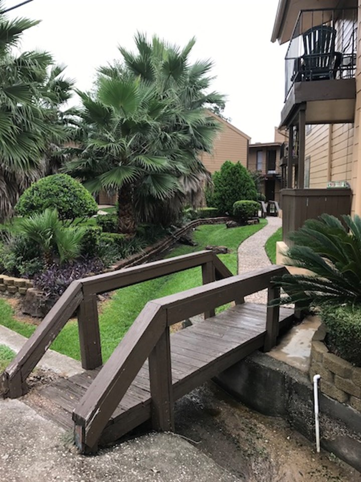 Leaf Hollow Houston 1119+ for 1, 2 & 3 Bed Apts