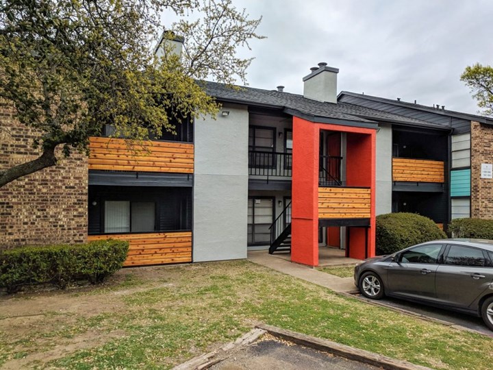 Aroya Apartments Dallas 875+ for 1, 2 & 3 Bed Apts