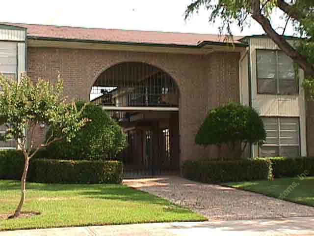 Berkshire Square Apartment