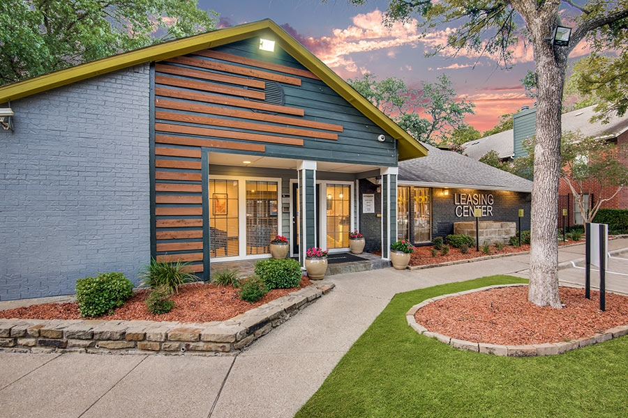 Cottonwood Dallas - Office - Photo 5 of 25