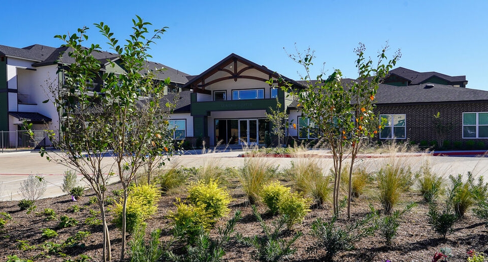 Saxon Pond Flats - Exterior - Photo 4 of 36