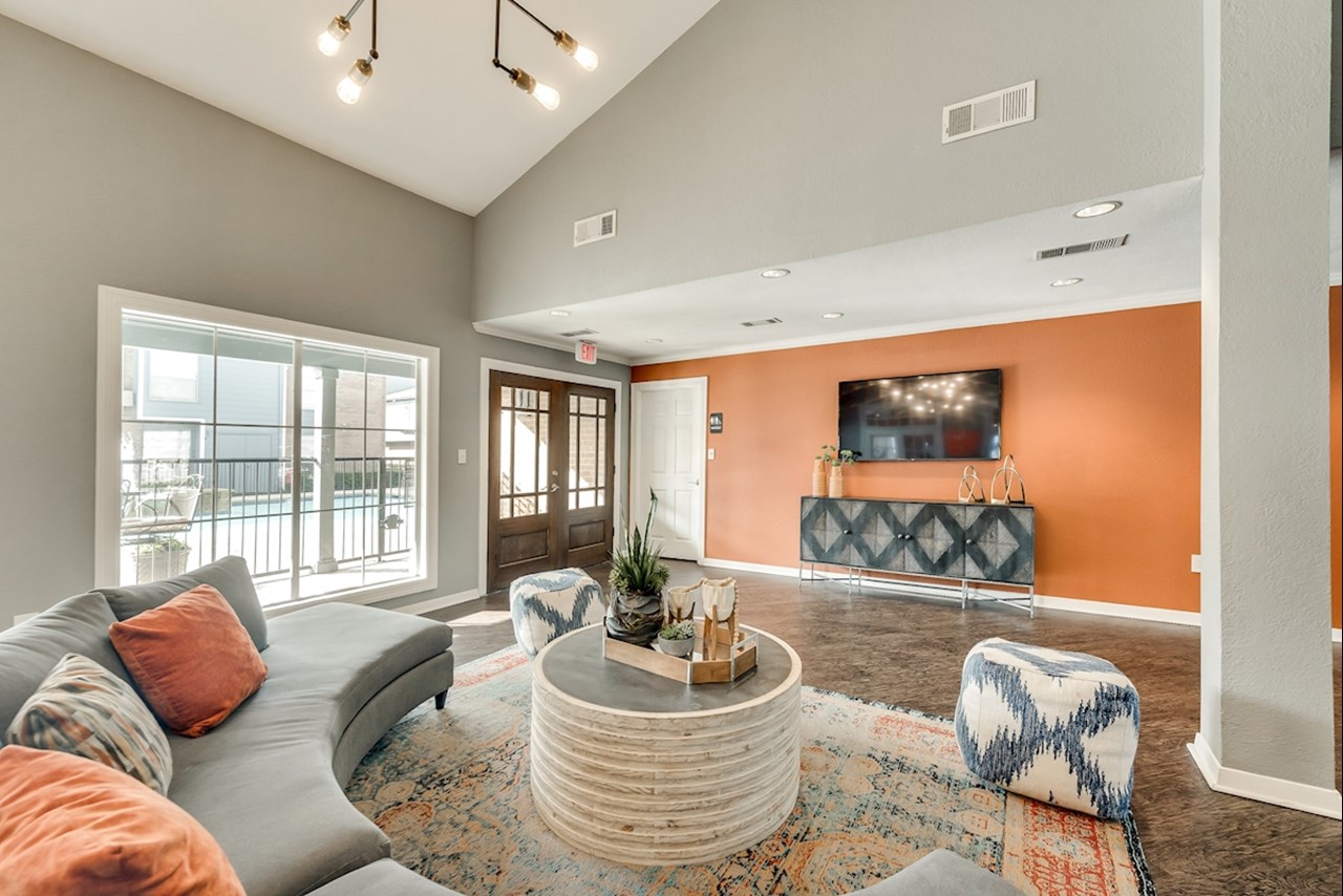 Alena - Clubhouse - Photo 2 of 16