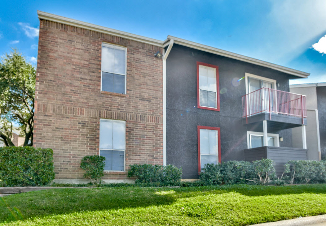 6Eleven Lamar - Exterior - Photo 3 of 23