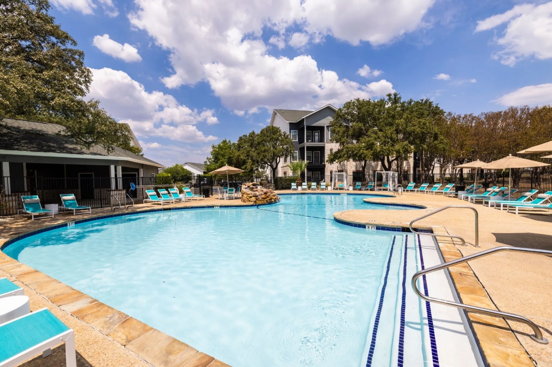 Legend Premier - Pool - Photo 3 of 24