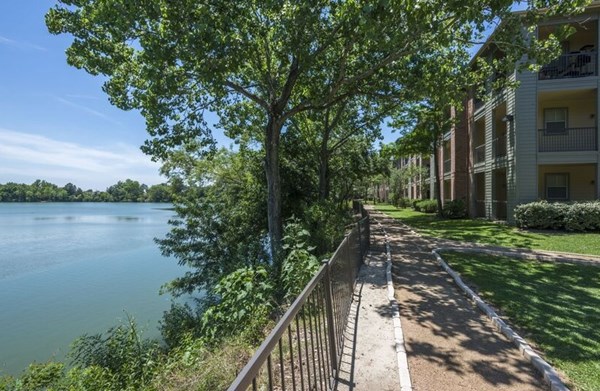 Breakers at Windmill Lakes
