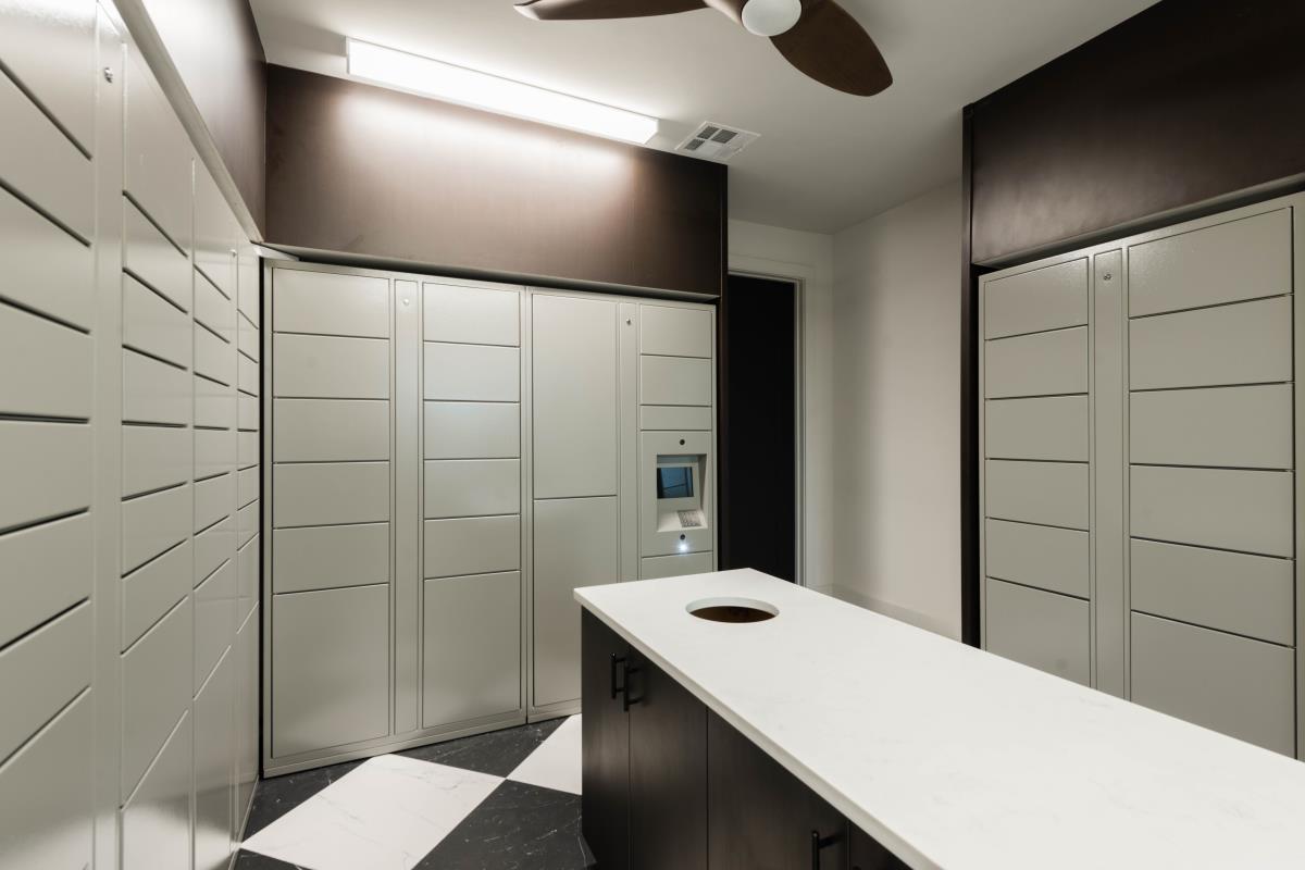 Duo West Champions - Package Station - Photo 7 of 26