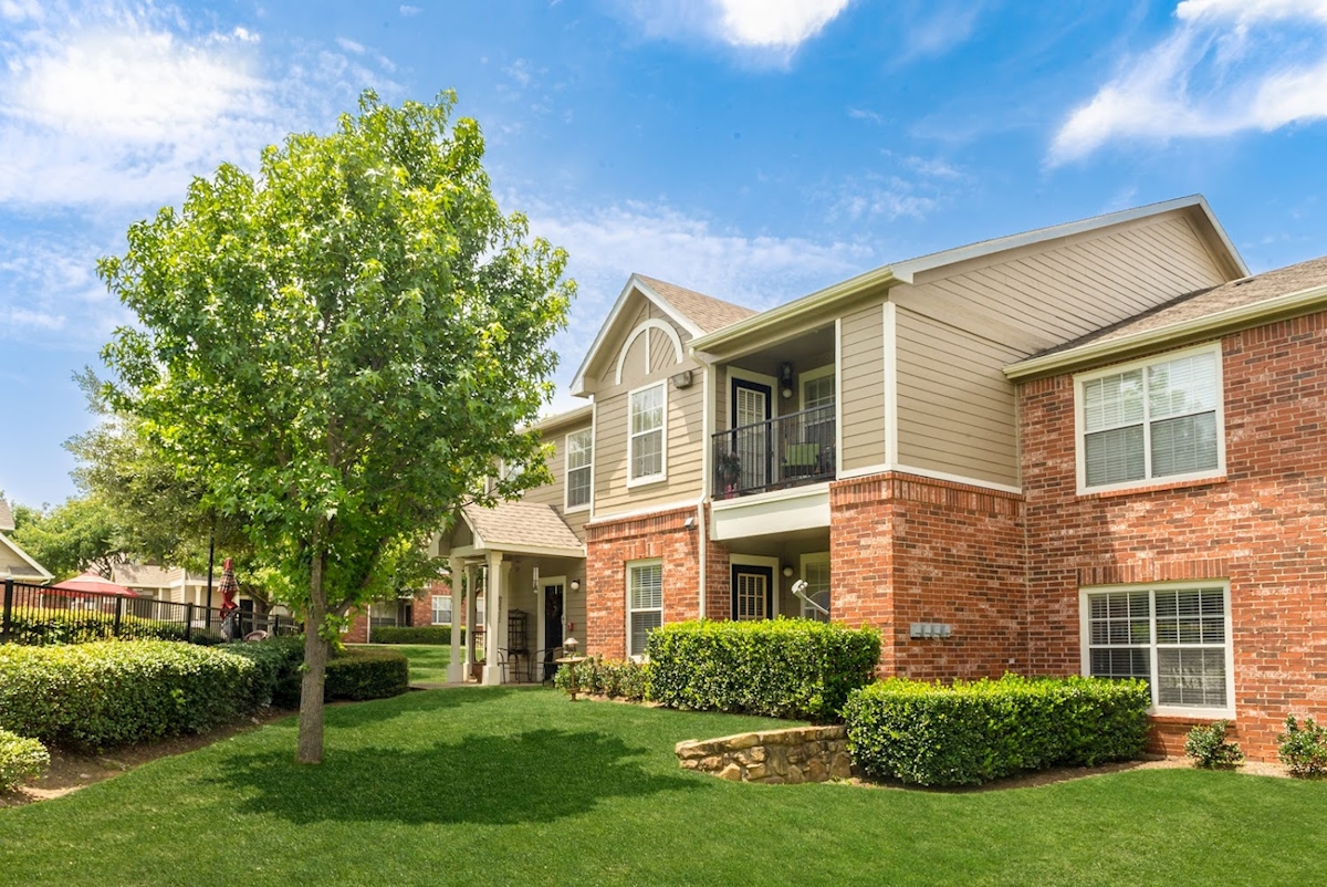 Residence at the Oaks Dallas View Floorplans, Photos & More