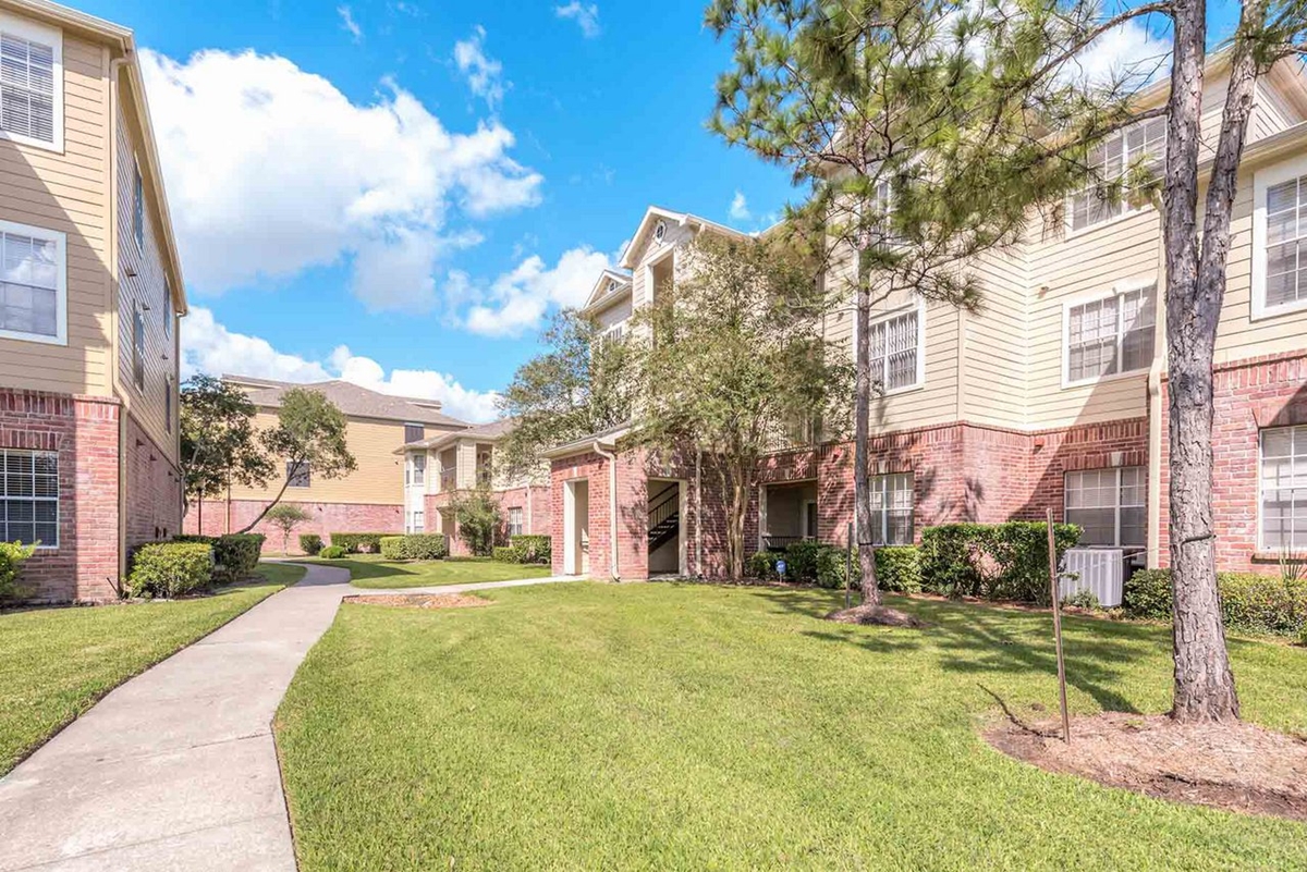 St Andrews Pearland 1279+ for 1, 2 & 3 Bed Apts