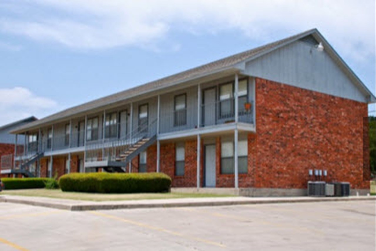 Stone Hill - Decatur, TX - Photo 1 of 4