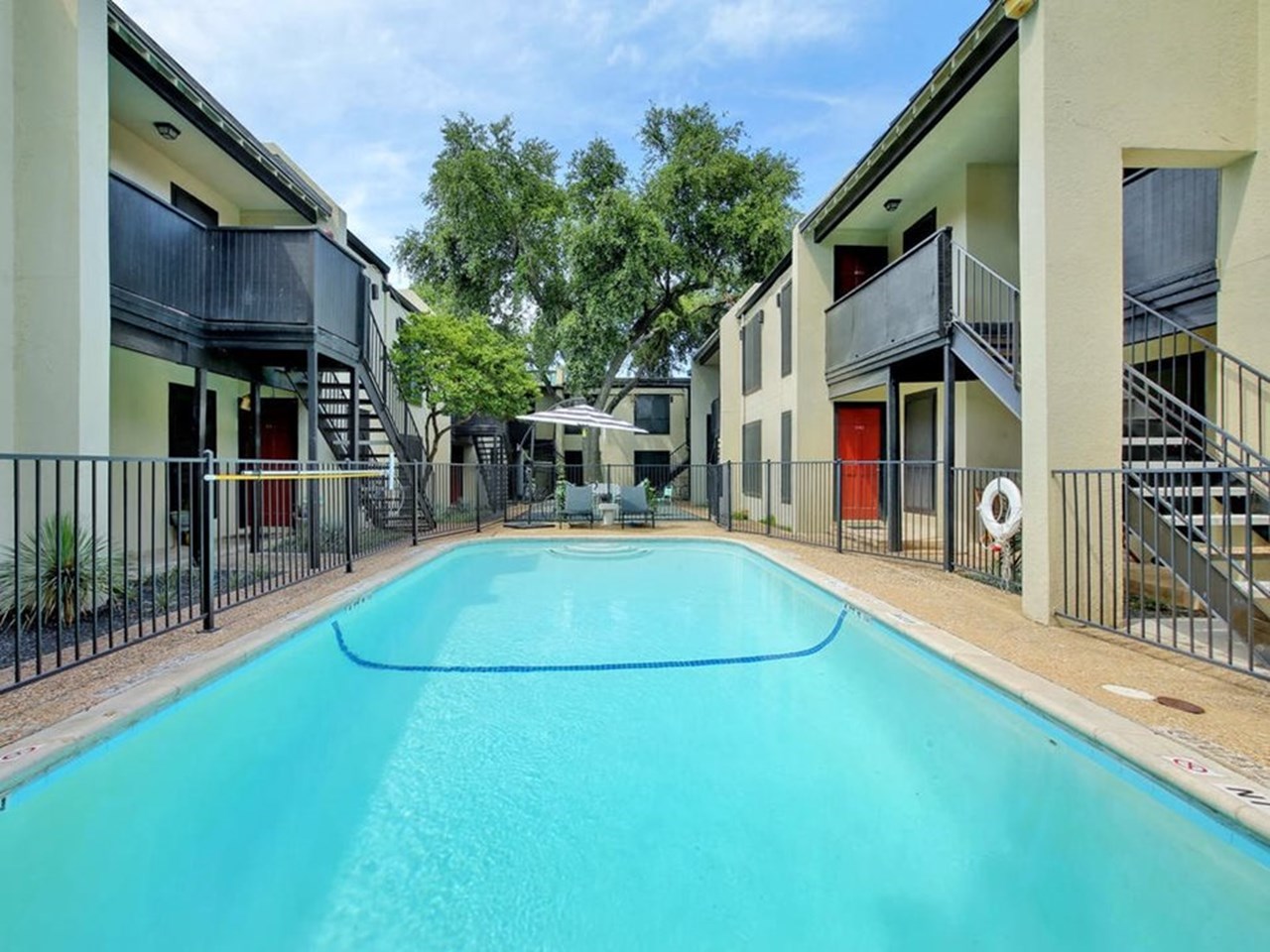 Sidney - Pool - Photo 4 of 14