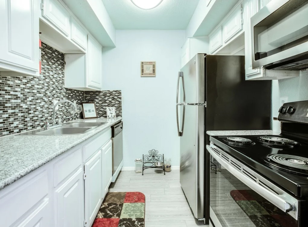 2151 Kirkwood - Kitchen - Photo 8 of 10