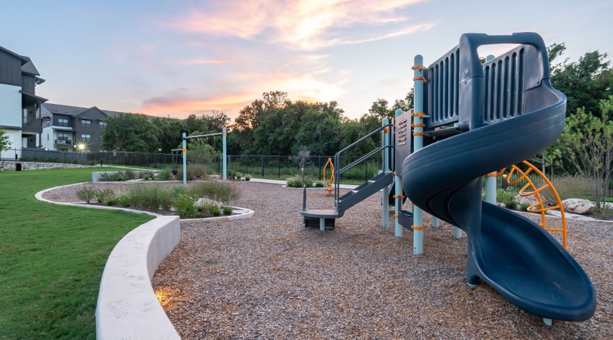 Citizen House Bergstrom - Playground - Photo 6 of 19