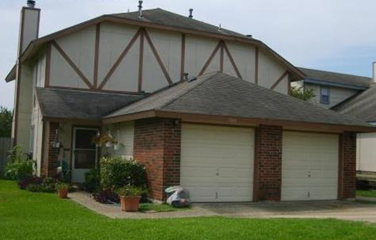Woodlake Duplexes - San Antonio, TX - Photo 1 of 8