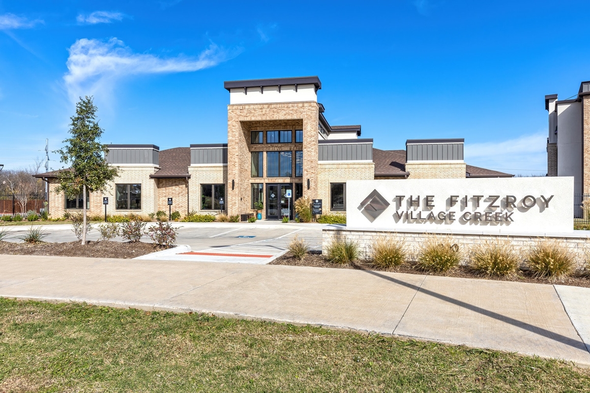 Fitzroy Village Creek Burleson 1272+ for 1 & 2 Beds