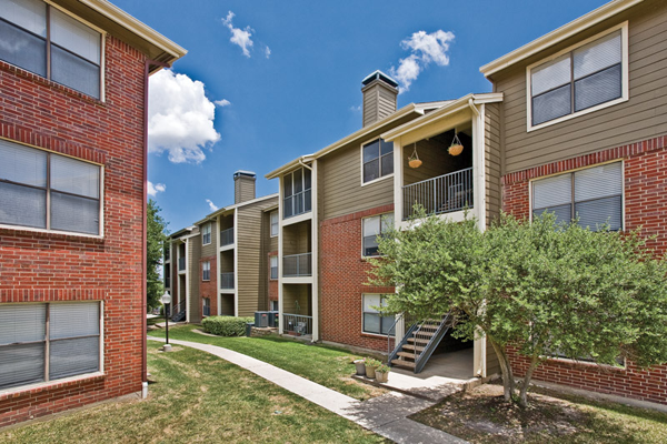 Fountains at Steeplechase Apartment