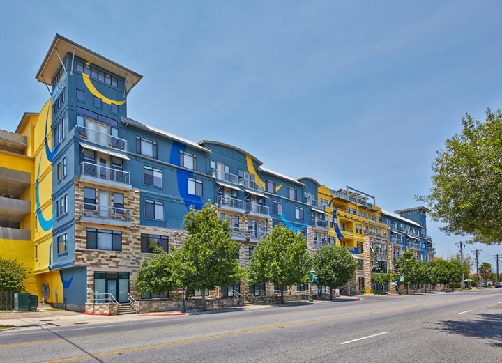 Crescent Apartments Austin 1499+ for 1 & 2 Bed Apts