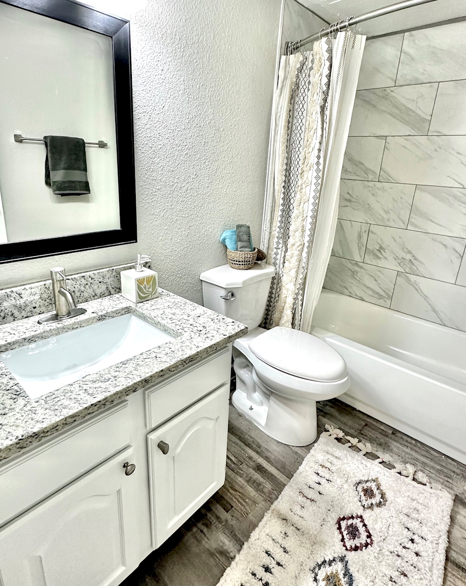 80 Reserve - Premium Bathroom - Photo 7 of 7