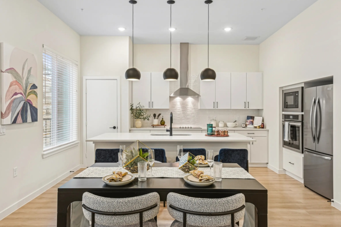 Oasis at Stone Oak - Dining/Kitchen - Photo 8 of 19