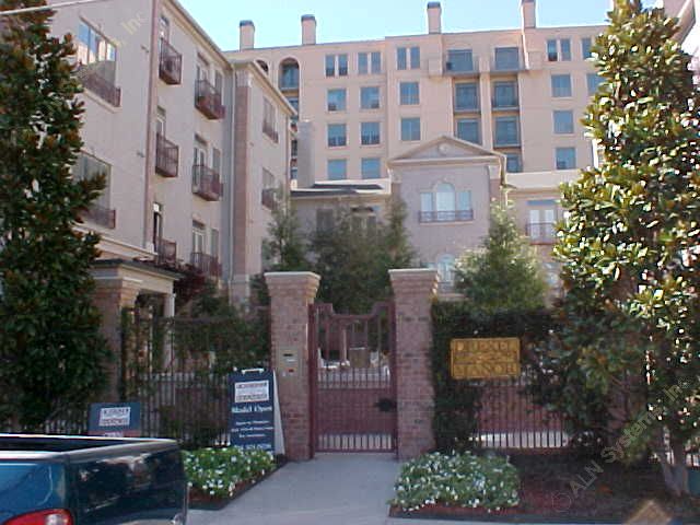 Drexel Manor Apartment