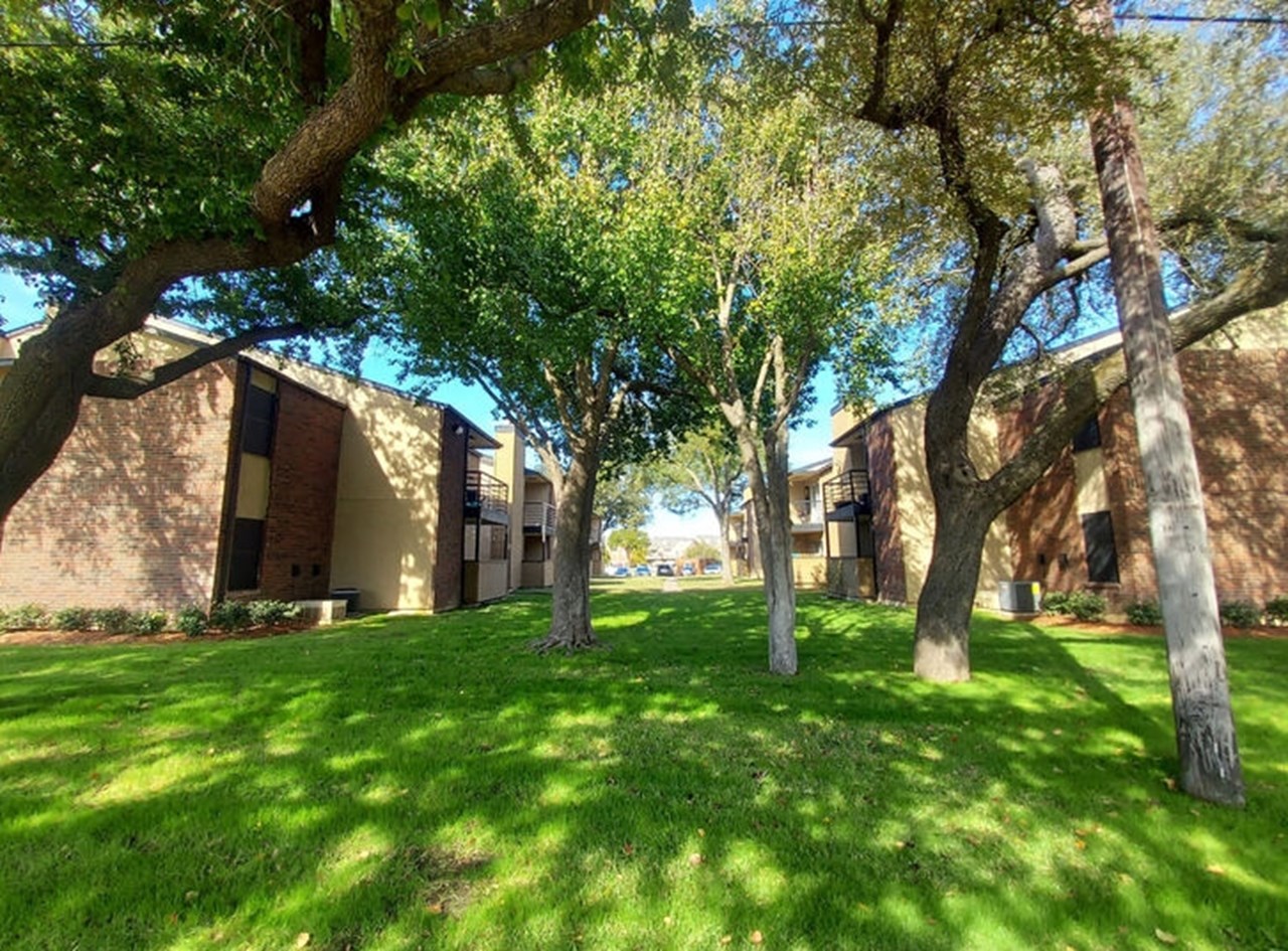 Holly Park - Arlington, TX - Photo 1 of 6