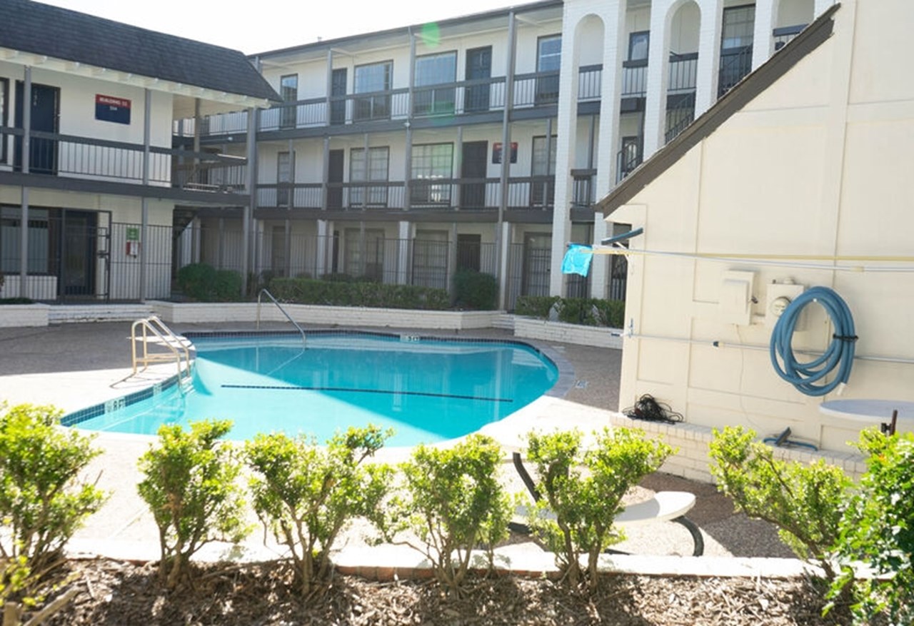 Star Braeswood - Houston, TX - Photo 1 of 12