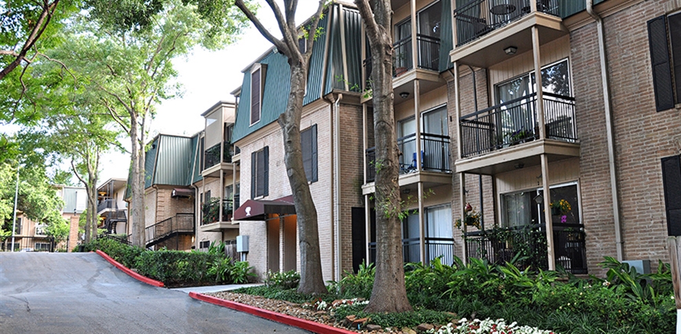 Tree Tops at Post Oak (Major Harvey Damage) Apartment