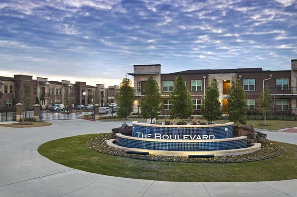 Oxford at the Boulevard I