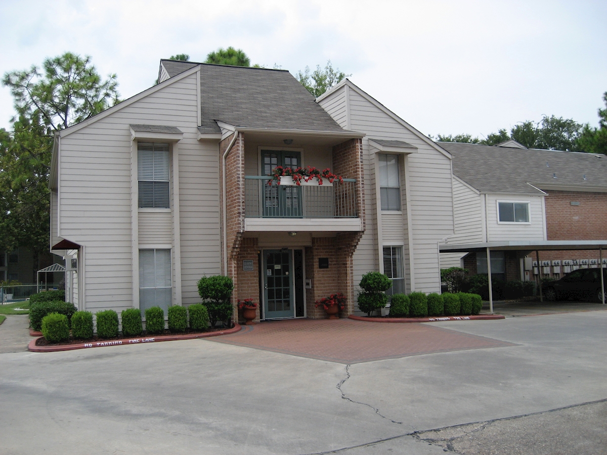 Silver Maples - Leasing Office - Photo 3 of 5