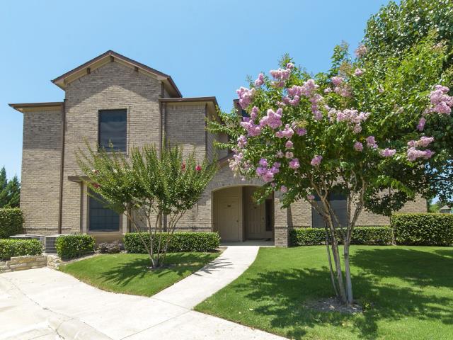 Reserve at Stonebridge Ranch - Exterior - Photo 2 of 21