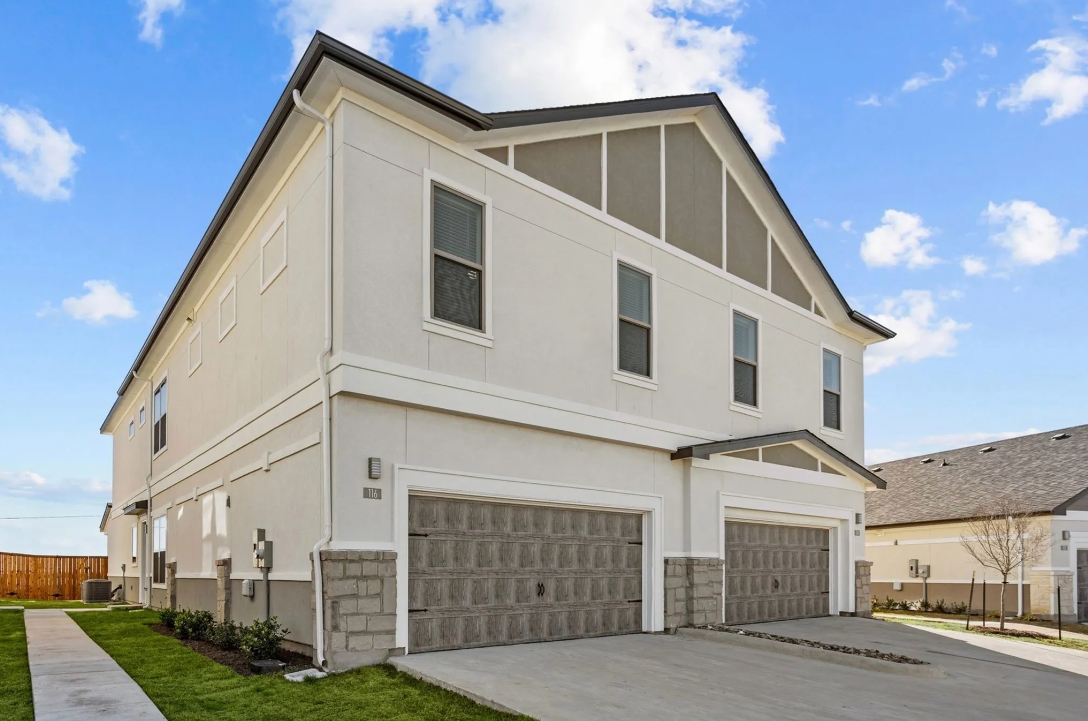 Mansions Eight65 Hutto - $1431+ for 1, 2, 3 & 4 Bed Apts