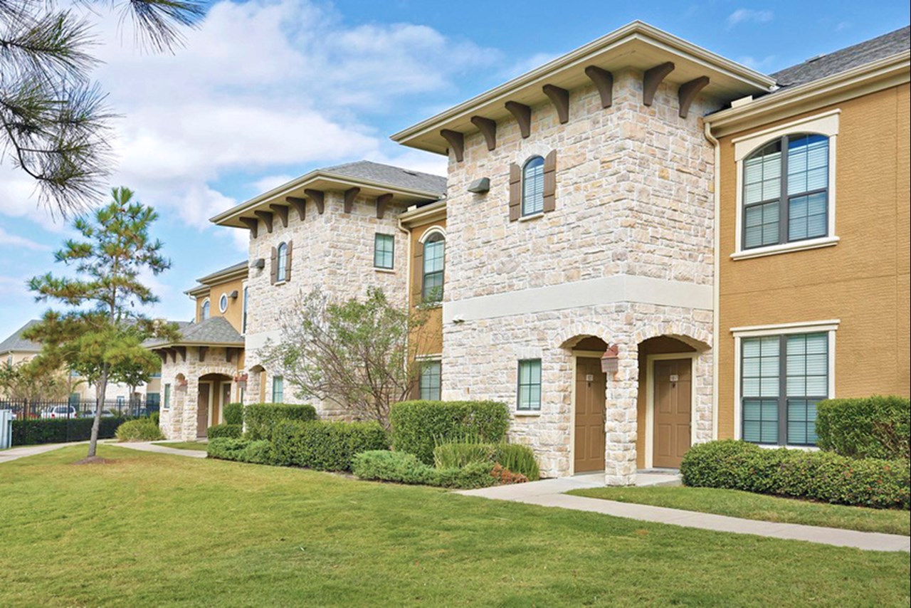 Cortland Lakemont - Richmond, TX - Photo 1 of 24