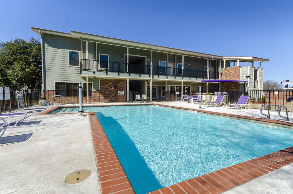 Liberty Lofts - Pool - Photo 3 of 18
