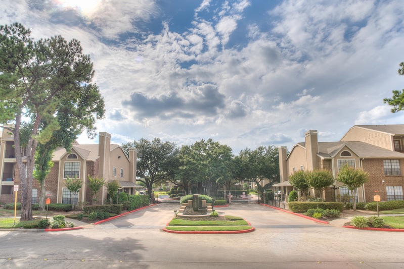 Fairfield Cove Houston 740+ for 1 & 2 Bed Apts