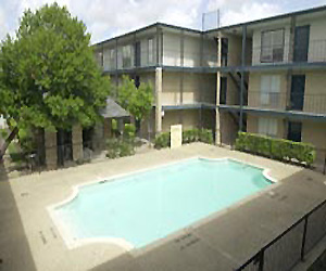 Westward Square Apartment