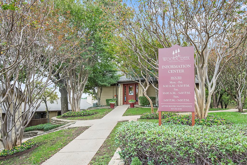 Woodcreek Arlington 1063+ for 1 & 2 Bed Apts