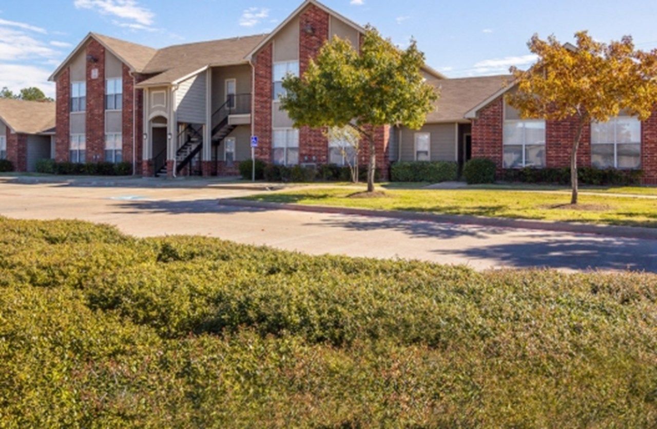 Grace Townhomes - Ennis, TX - Photo 1 of 5