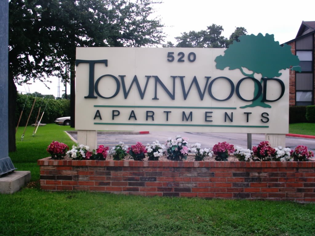 Townwood - Entrance - Photo 2 of 3