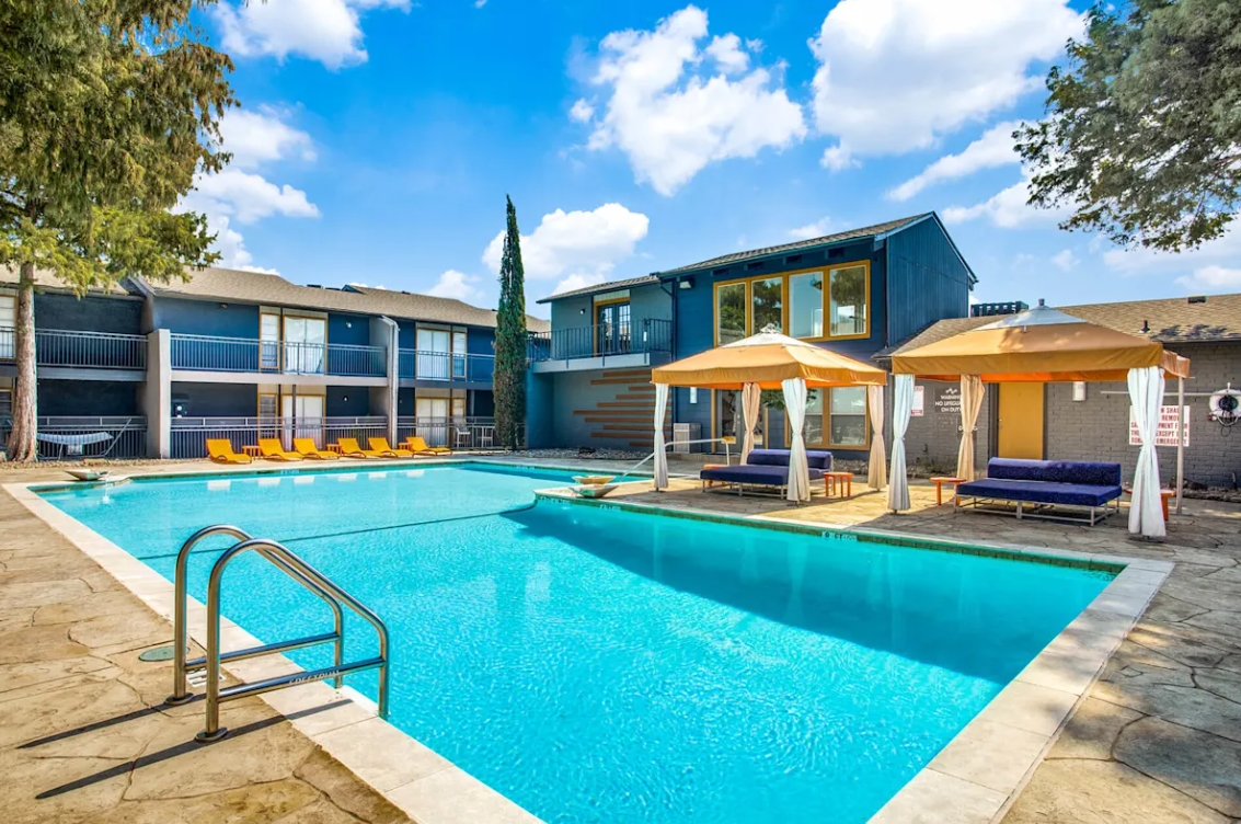 Link - Pool - Photo 3 of 17
