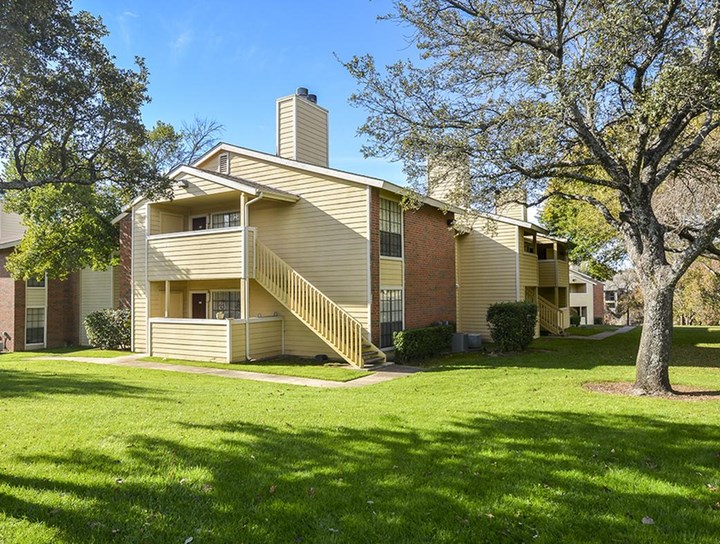Churchill Crossing Austin 889+ for 1 & 2 Bed Apts