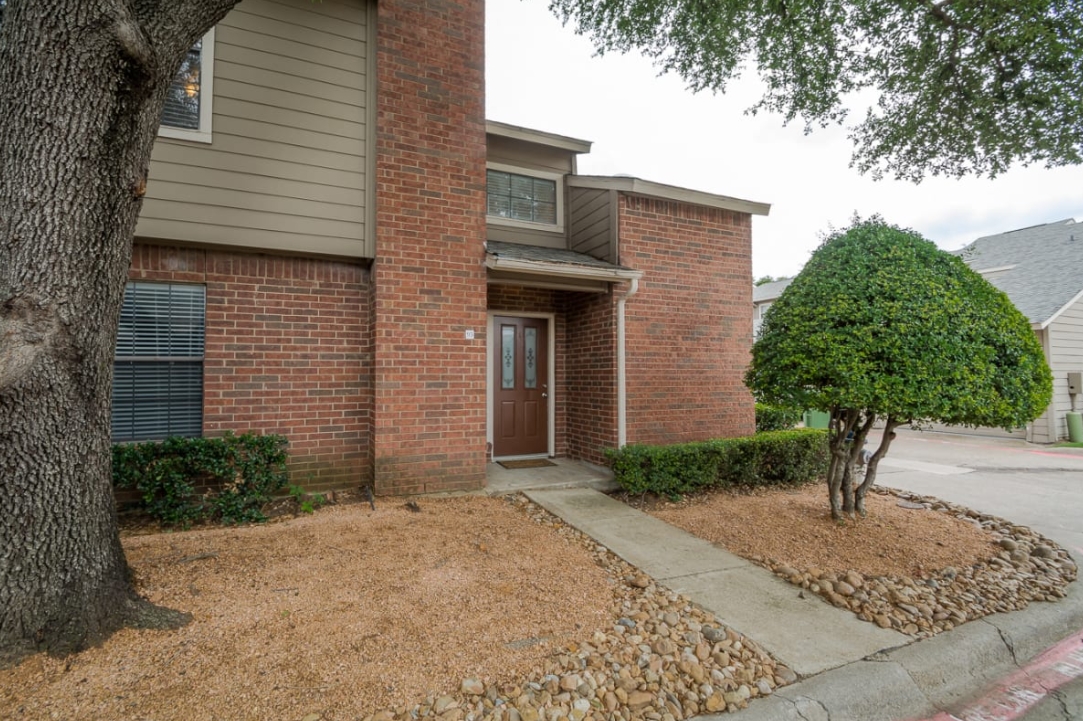 Amberly Village - Exterior - Photo 4 of 20